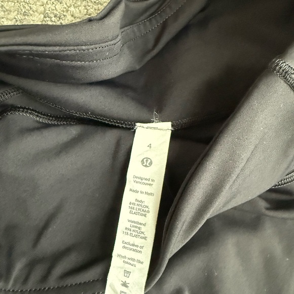 Lululemon black fast and free legging size 4 25 inches - Picture 3 of 7